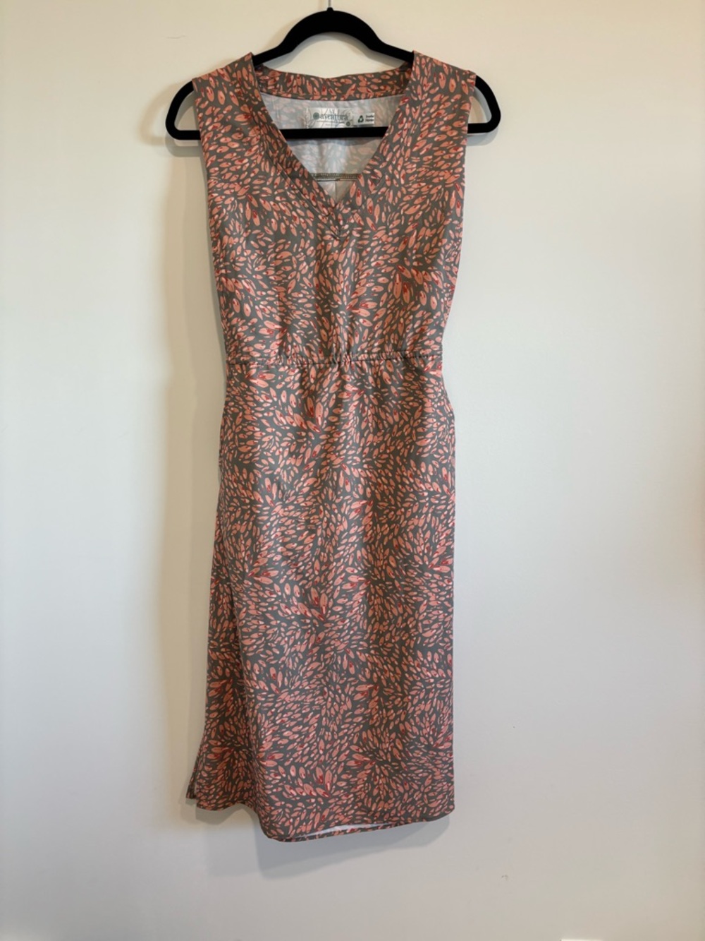 Aventura Sleeveless V-Neck Coral Patterned Midi Dress